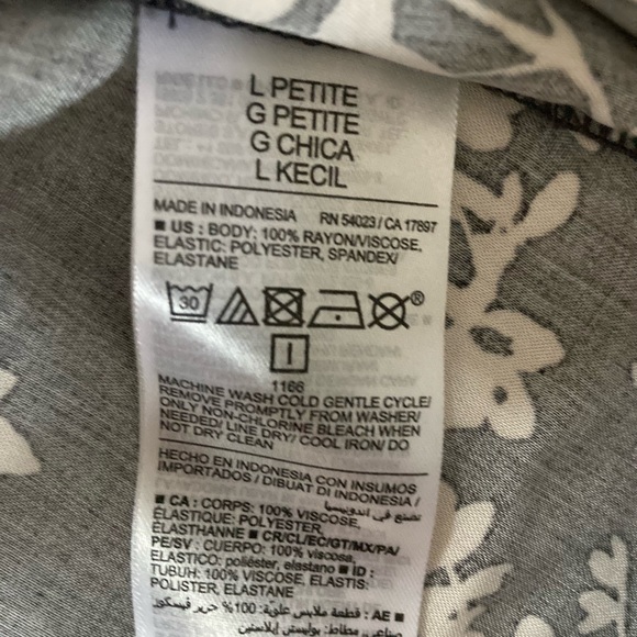 NWT! Old Navy smocked long sleeve mini dress - Picture 9 of 9